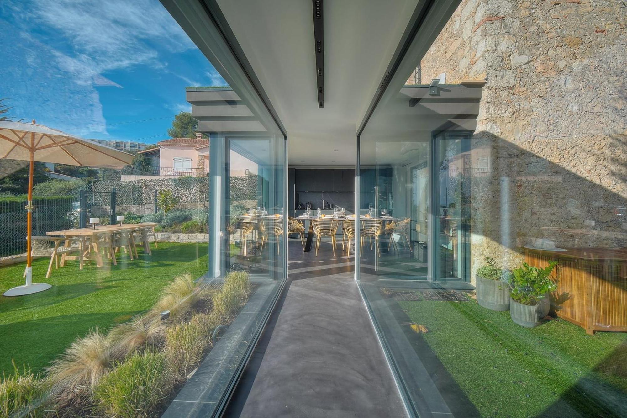 Immogroom - Superbe Villa - Piscine - Vue Mer - Parking - Clim Vallauris Eksteriør billede